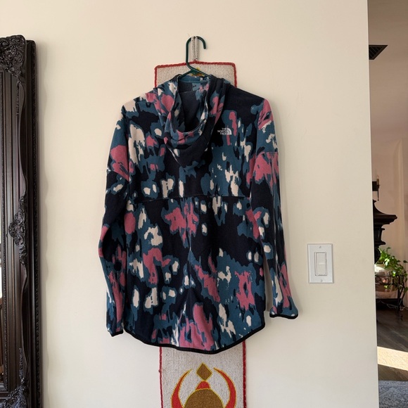 Super Soft Super Comfortable sweatshirt/hoodie by NORTH FACE - Picture 2 of 8